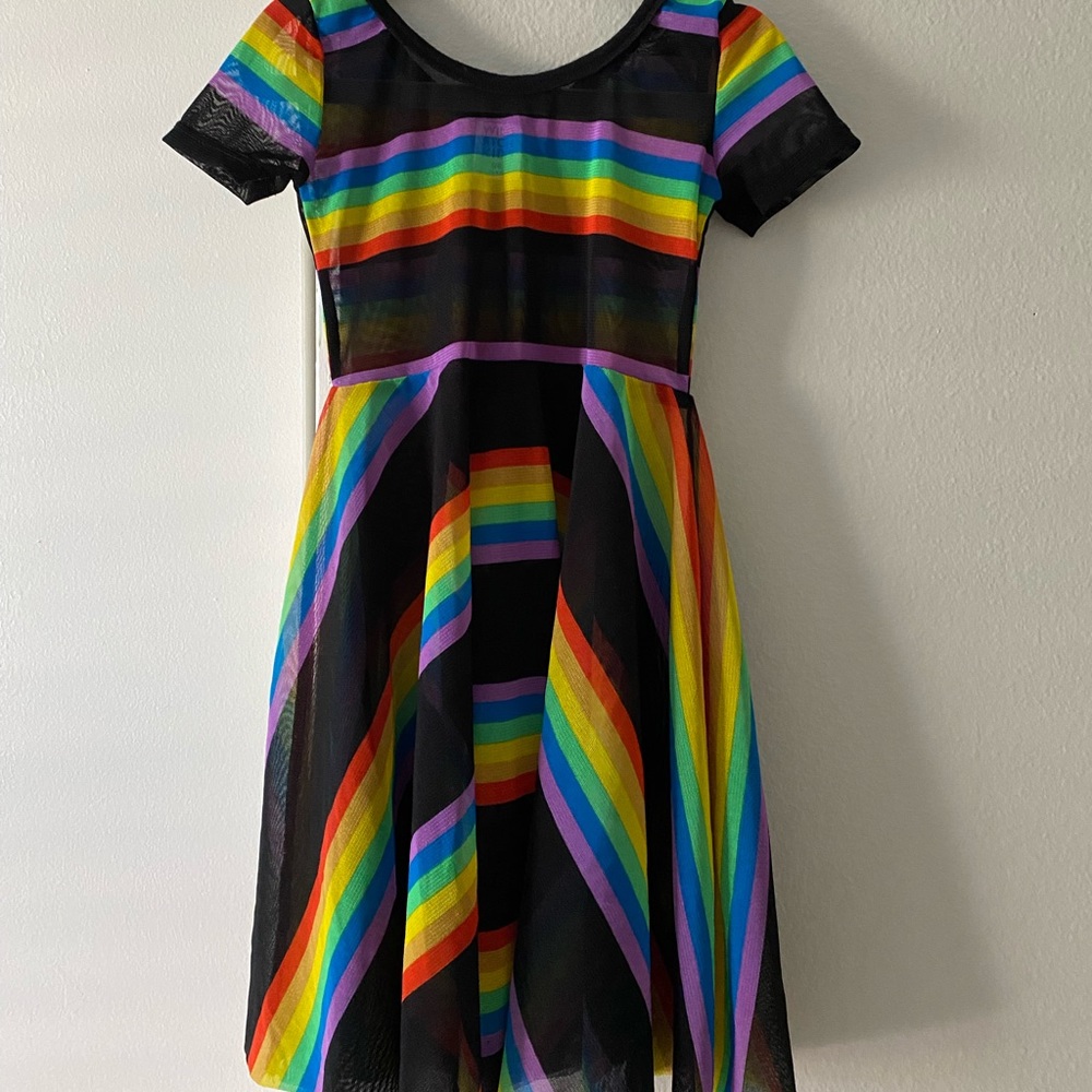 Wild Rich Kids swim cover, EUC, size 5/6